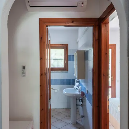 Charming Le Dimore Di 1 Bed B4 Sleeps 4 * Budoni