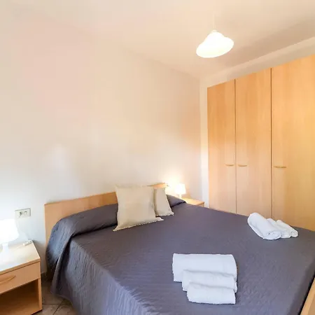 Appartamento Charming Le Dimore Di 1 Bed B4 Sleeps 4 Budoni